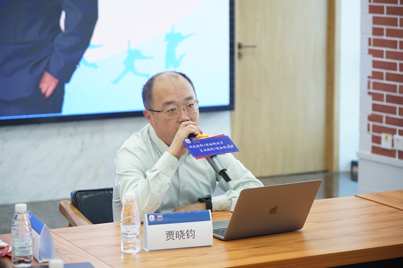 贾晓钧.jpg
